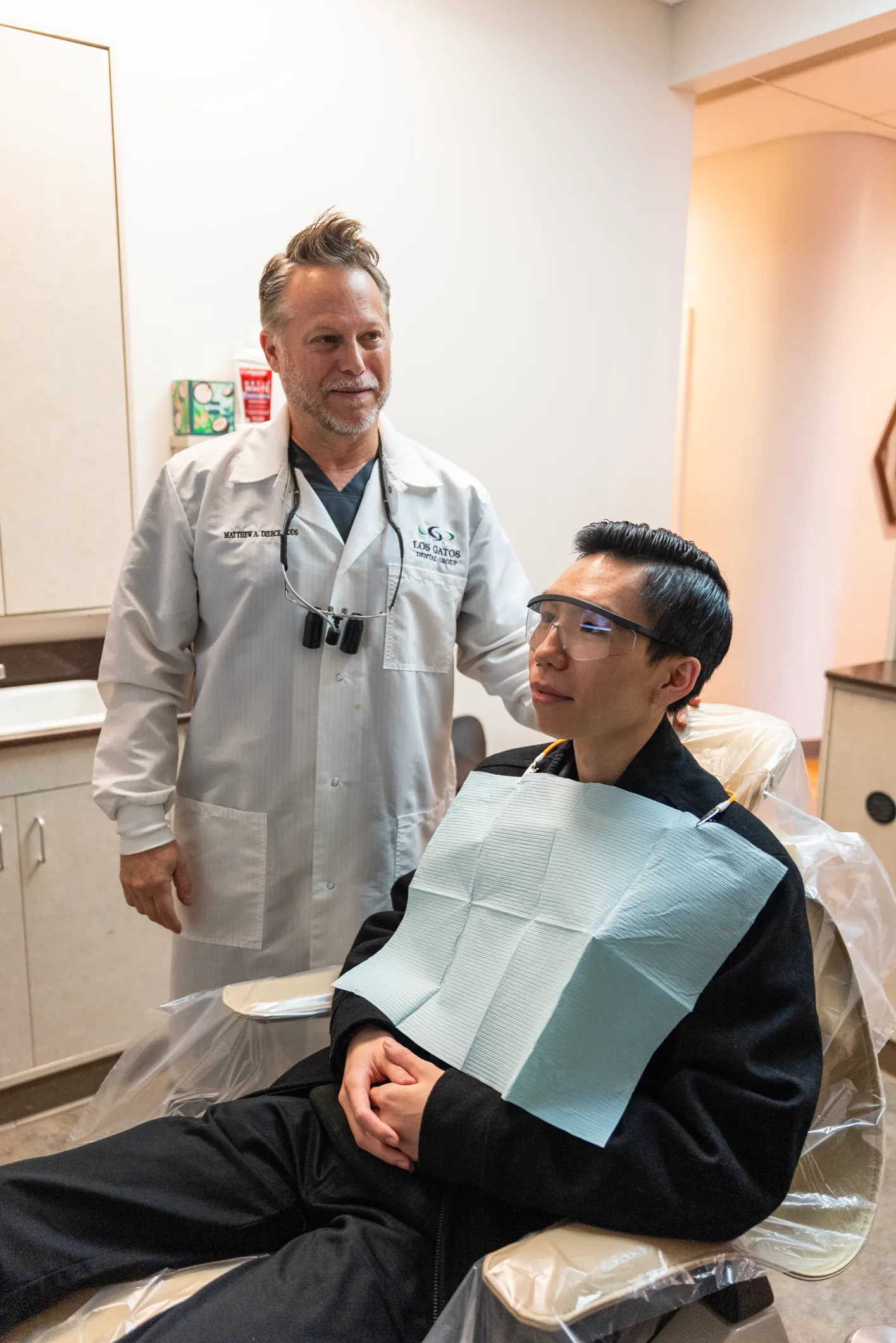 Man with healthy smile after periodontal treatment