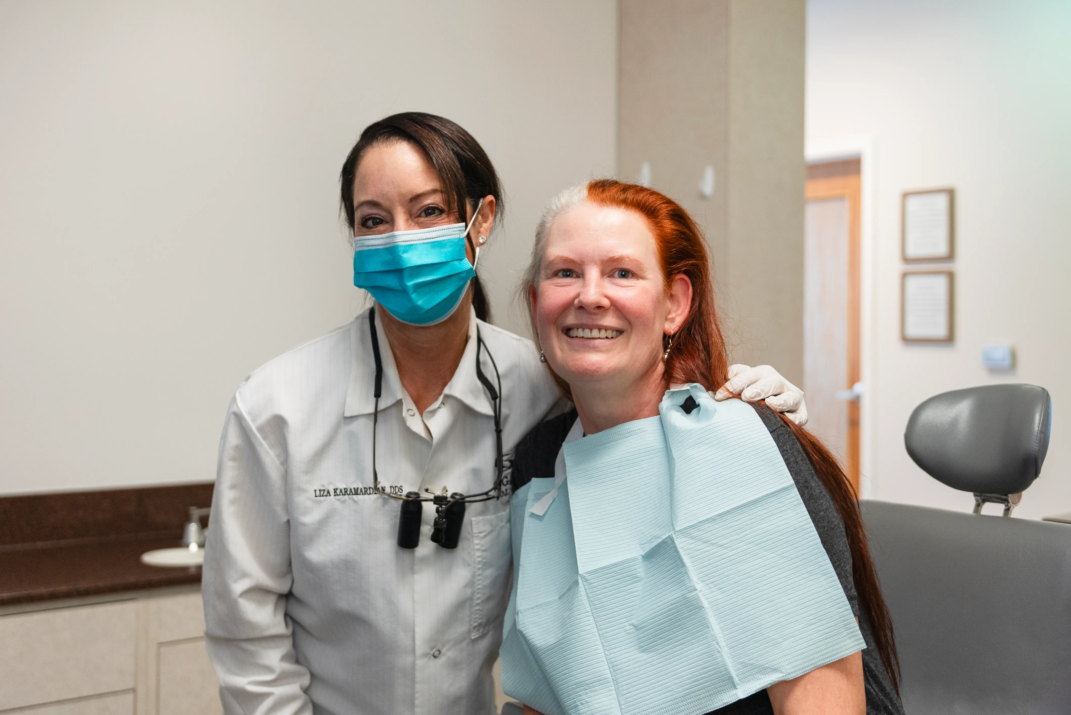 Smiling woman with white hair and nice teeth